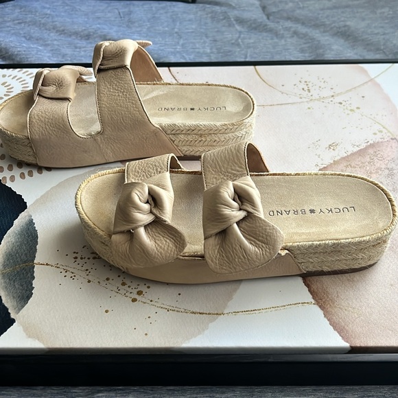 Lucky Brand platform leather sandals - Picture 3 of 10